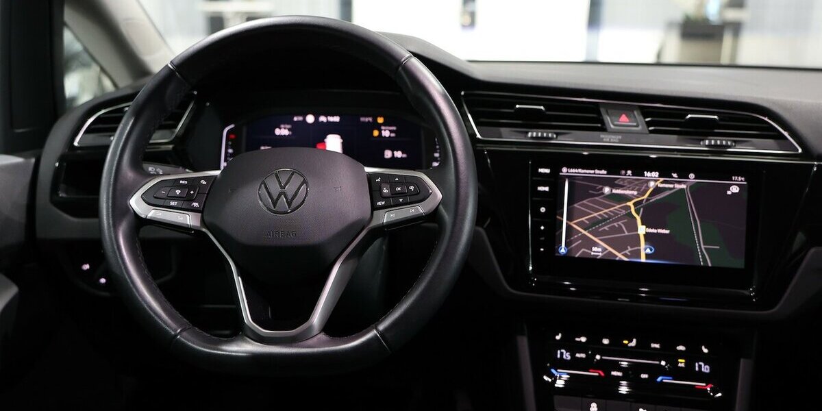 VW Touran 2.0 TDI DSG IQ Comfortline / 7-SITZE, LED 66.000 km 26.777 &euro; Hamm 59077