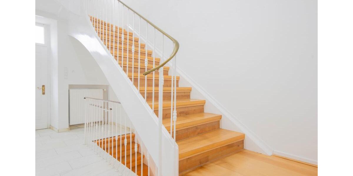 Einfamilienhaus Arnsberg Holzen - 10 Zimmer, 280 m&sup2;, 2.250&euro; | Angebot:26147327