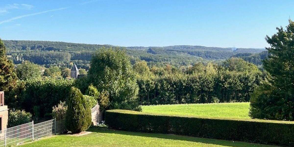 VERKAUFT: Individuell nutzbarer Bungalow mit herrlichem Weitblick & viel Potential in Niederense! 7 zimmer