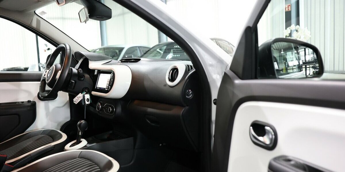 Renault Twingo TECHNO ELECTRIC SPURHALTE, LEDER, KAMERA 10.000 km 13.777 &euro; Hamm 59077