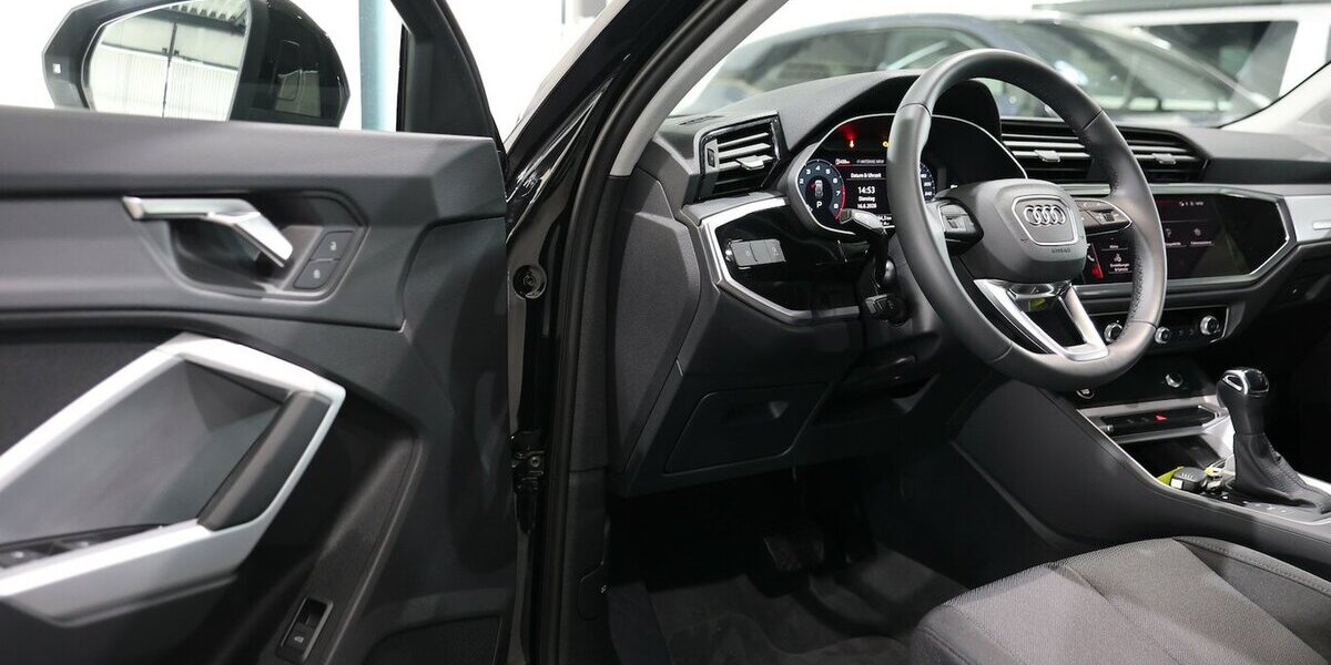 Audi Q3 35 TFSI / LED, VIRTUAL-COCKPIT, APPLE+ANDROID 15.000 km 30.555 &euro; Hamm 59077