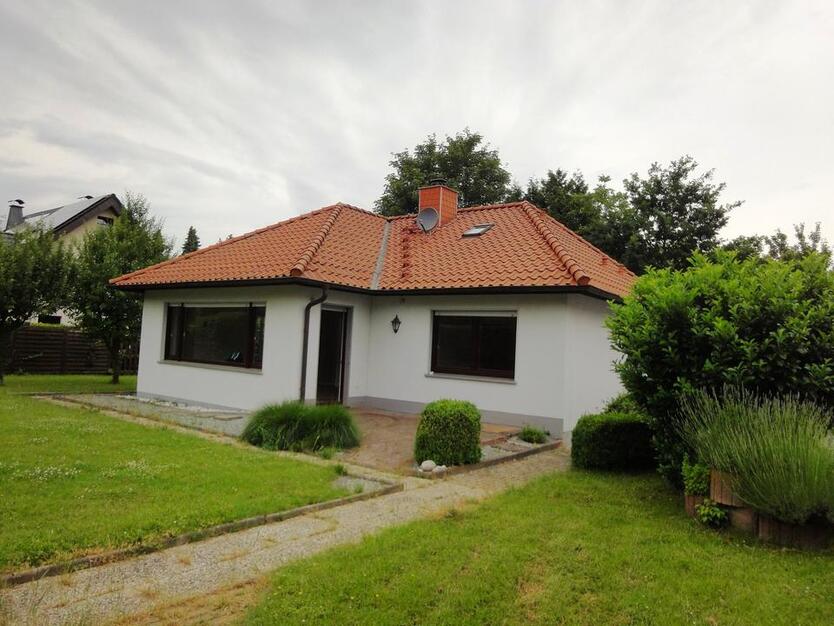 ANFRAGENSTOPP! Einfamilienhaus MIT GARTEN UND 2 GARAGEN