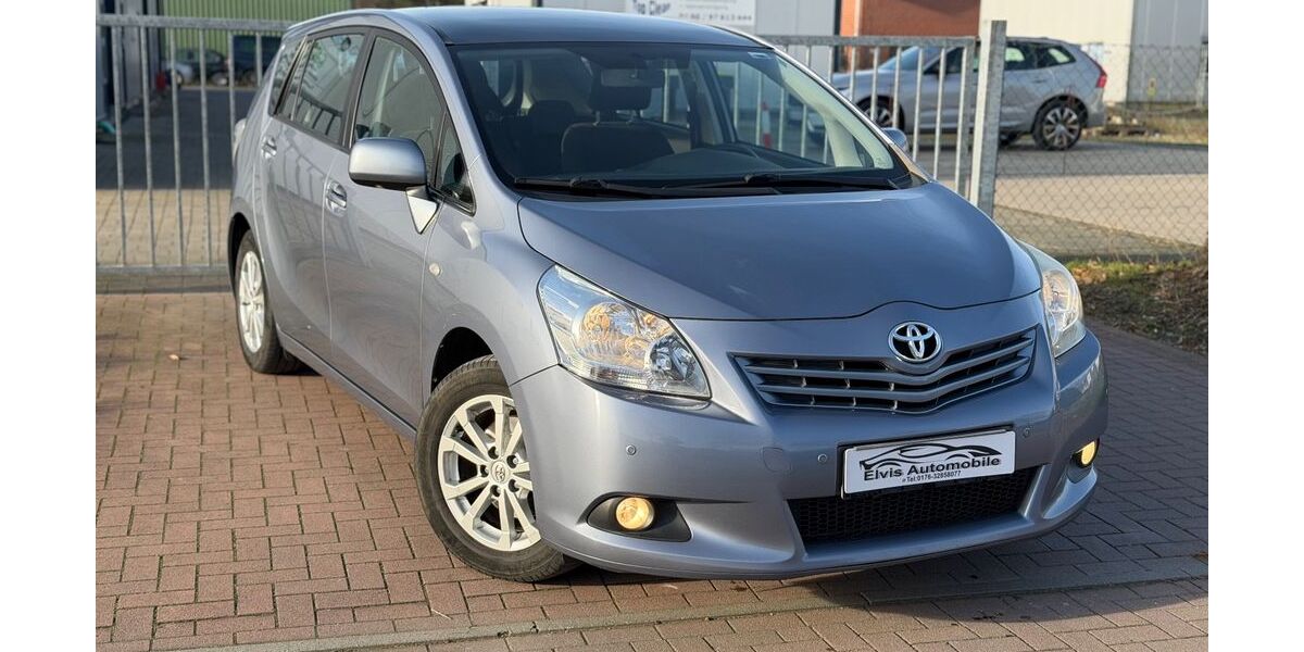 Toyota Verso 220.000 km 5.280 &euro; Selm 59379