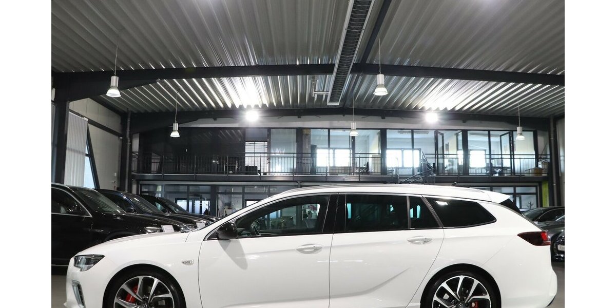 Opel Insignia 2.0 ST 4x4 OPC-LINE GSI WHITE / VC+HUD 140.000 km 18.888 &euro; Hamm 59077