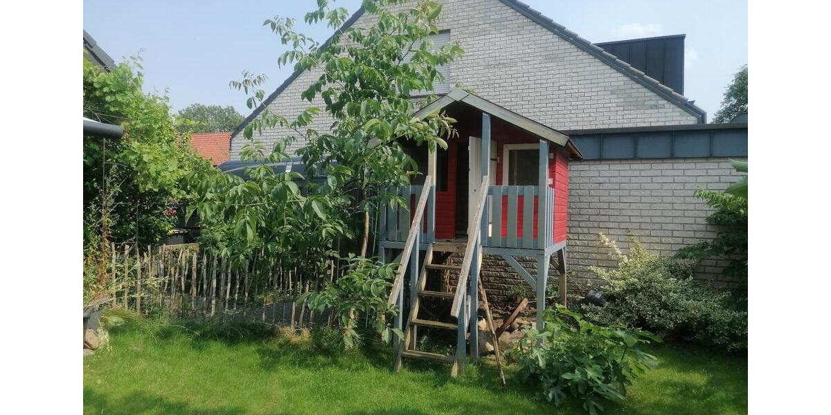 Attraktives Zweifamilienhaus in ruhiger Lage 8 zimmer