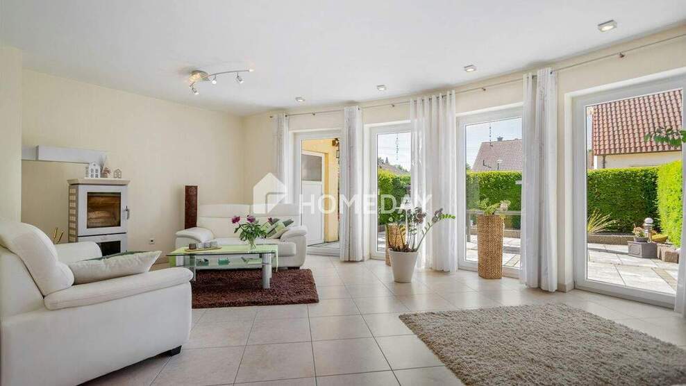 Familienleben auf drei Etagen - mit sonniger Südterrasse, Loggia & Garage 5 zimmer