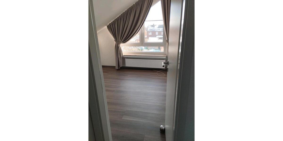 Dachgeschoßwohnung Hamm Bockum - 2 Zimmer, 40 m&sup2;, 400&euro; | Angebot:25439124