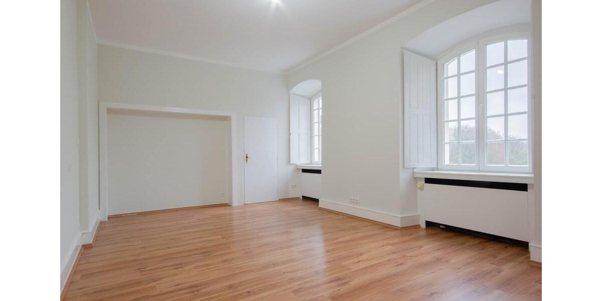 Einfamilienhaus Arnsberg Holzen - 10 Zimmer, 280 m&sup2;, 2.250&euro; | Angebot:26147327