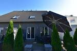 Moderne, junge Doppelhaushälfte mit Garage in naturnaher Lage