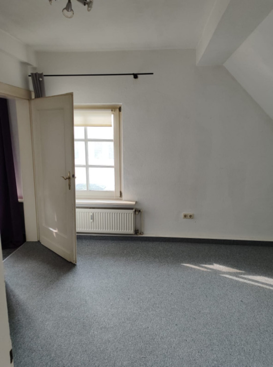 Dachgeschoßwohnung zu vermieten in Bergen