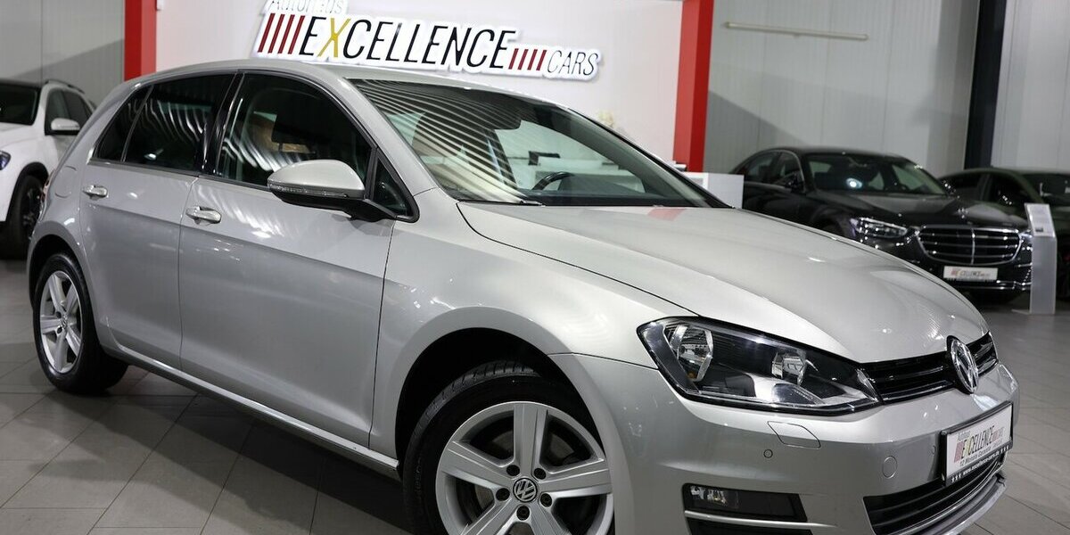 VW Golf VII 1.6 TDI Comfortline COMPOSITION-COLOUR 143.000 km 10.555 &euro; Hamm 59077