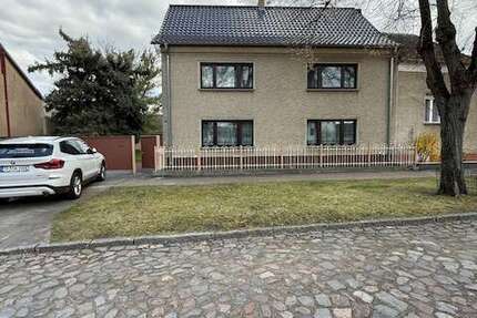Haus zum Mieten in Zossen 2.250 € 225 m²