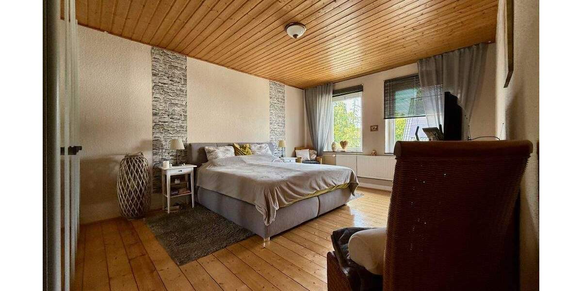 FröndenbergRuhr: Altbau-ETW mit Charme und großen Räumen - Einfach riesig! 3 zimmer