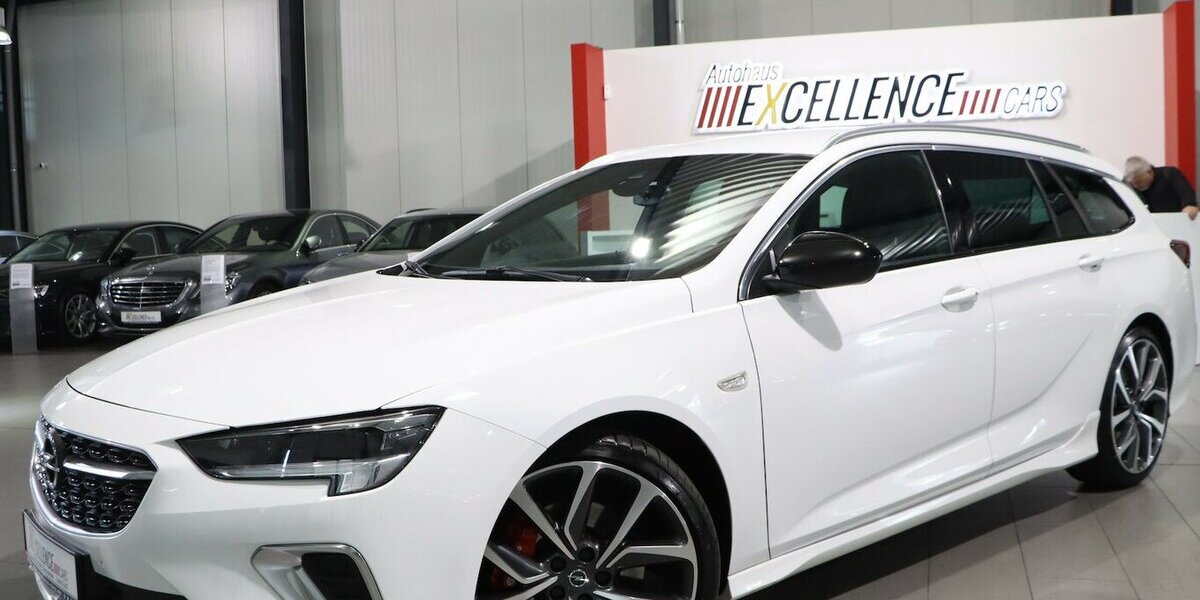 Opel Insignia 2.0 ST 4x4 OPC-LINE GSI WHITE / VC+HUD 140.000 km 18.888 &euro; Hamm 59077