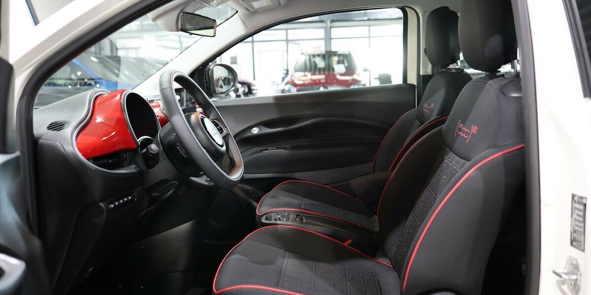 Fiat 500e RED WHITE / 98,6% / VIRTUAL / APPLE+KAMERA 6.000 km 19.700 &euro; Hamm 59077