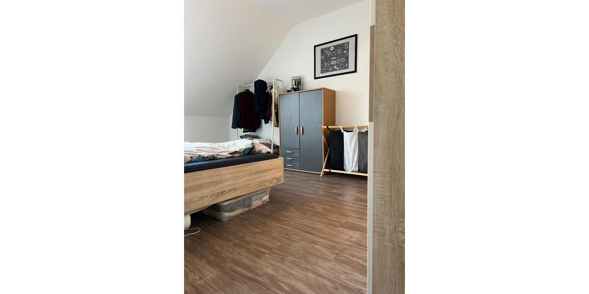 Dachgeschoßwohnung Dortmund Eving - 2.5 Zimmer, 79 m&sup2;, 1.000&euro; | Angebot:23672256