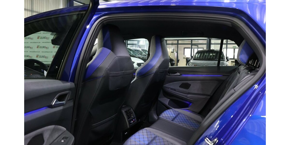VW Golf VIII 2.0 TSI DSG 4M R-PERFROMANCE BLACK STY 40.000 km 35.777 &euro; Hamm 59077