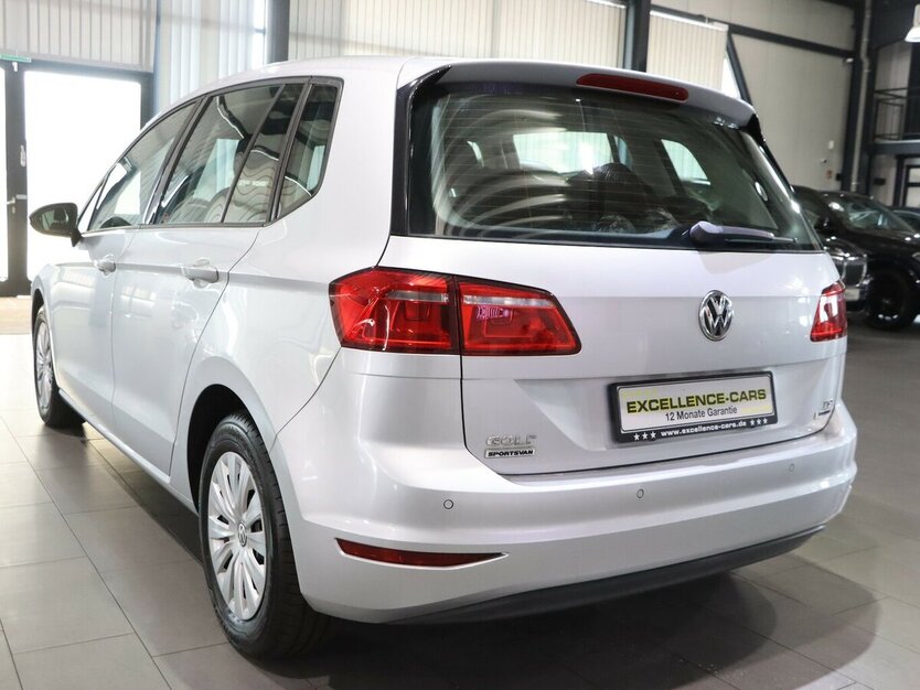 VW Golf Sportsvan 1.2 TSI / 2-ZONEN-KLIMAAUTOMATIK 120.000 km 8.444 € Hamm 59077