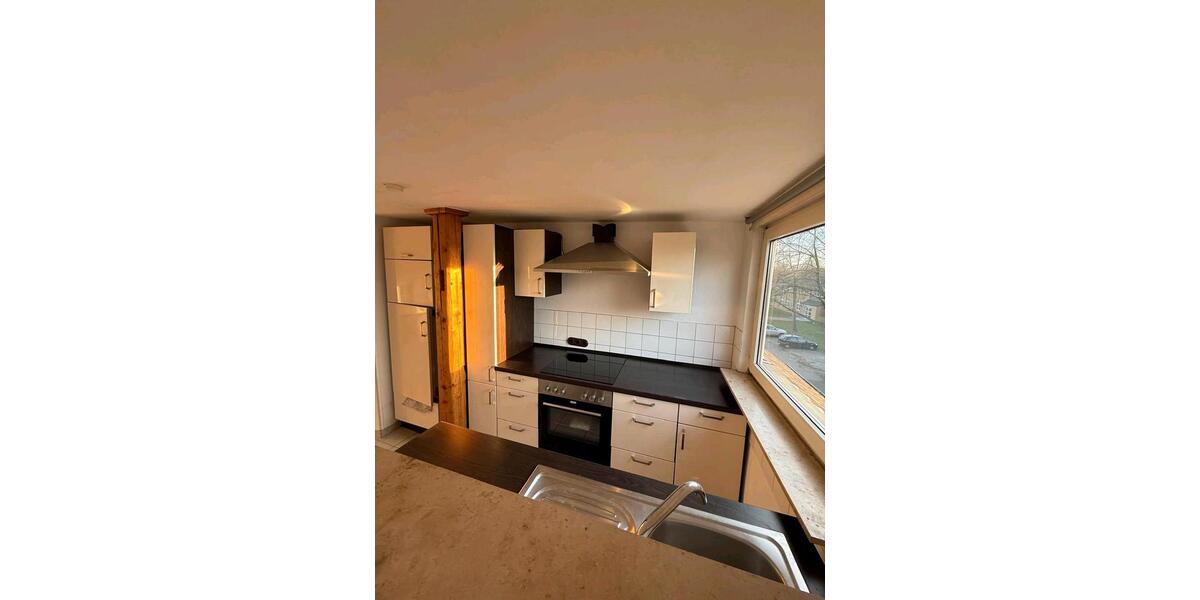 Gepflegte und moderne Mietwohnung im 3-FH in zentraler Lage 2.5 zimmer