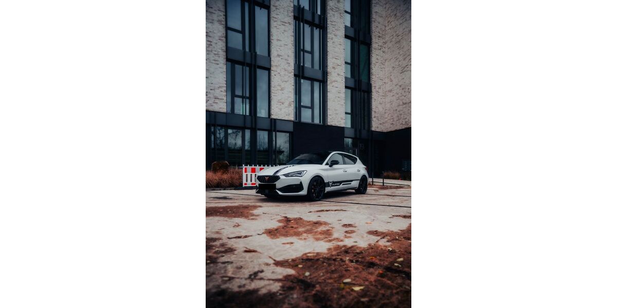 Cupra Leon 49.337 km 30.700 &euro; Ahlen 59229