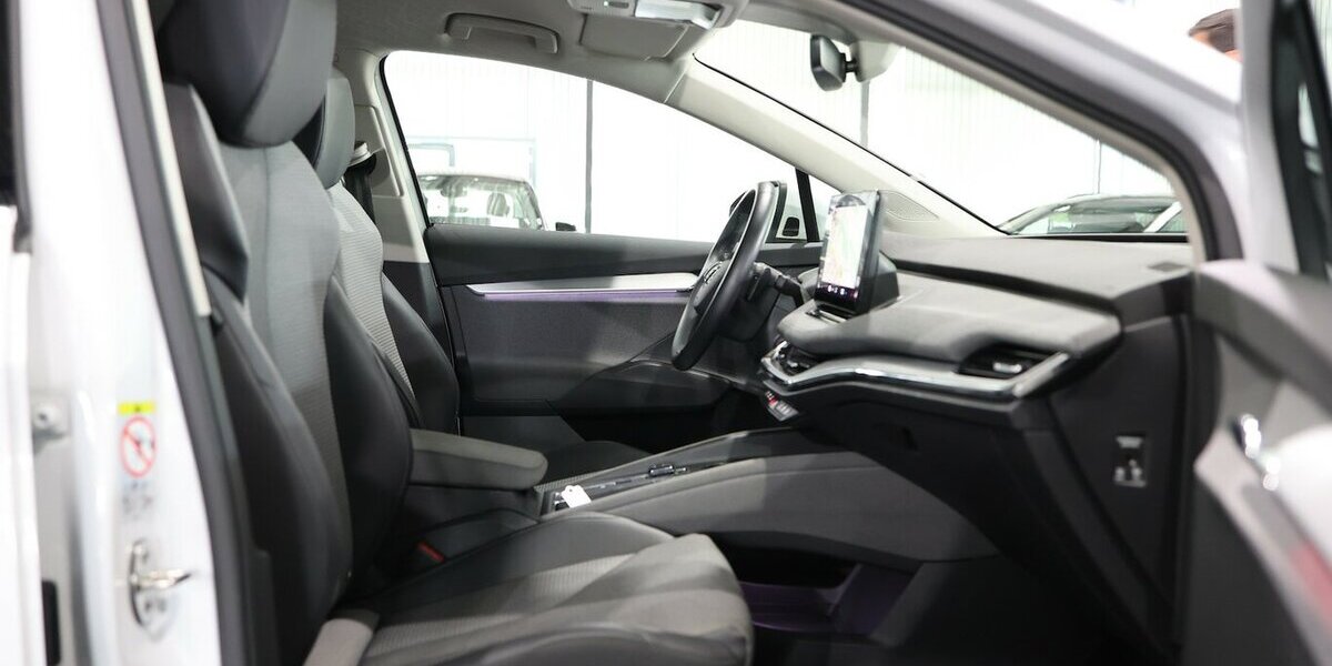 Skoda Enyaq IV 80 LOFT SPORT WHITE / WÄRMEPUMPE / 63.000 km 29.666 &euro; Hamm 59077