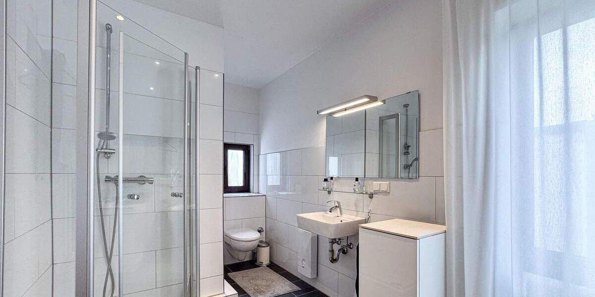 **Erdgeschosswohnung der Extraklasse mit Garten** 4 zimmer