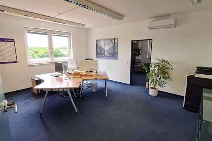 Büro in Mönchengladbach 377,11 € 40.79 m²