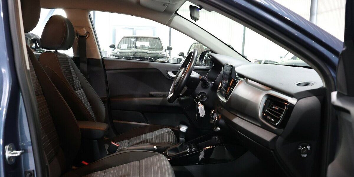 Kia Stonic 1.0 T-GDI DCT VISION AUTOMATIK / LED, AHK 30.000 km 17.991 &euro; Hamm 59077