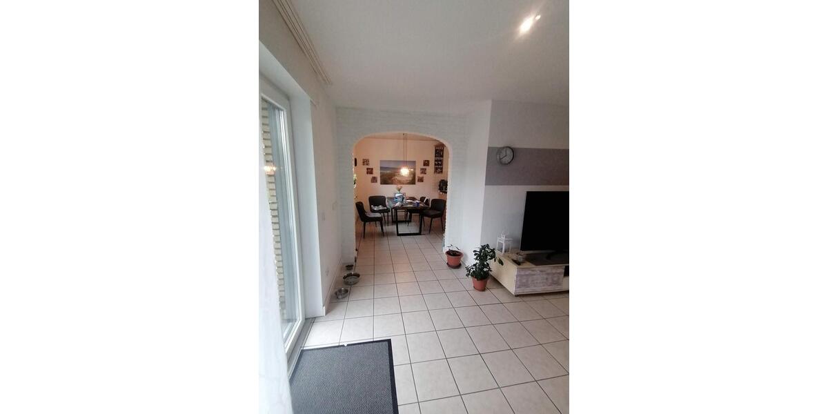 Attraktives Zweifamilienhaus in ruhiger Lage 8 zimmer