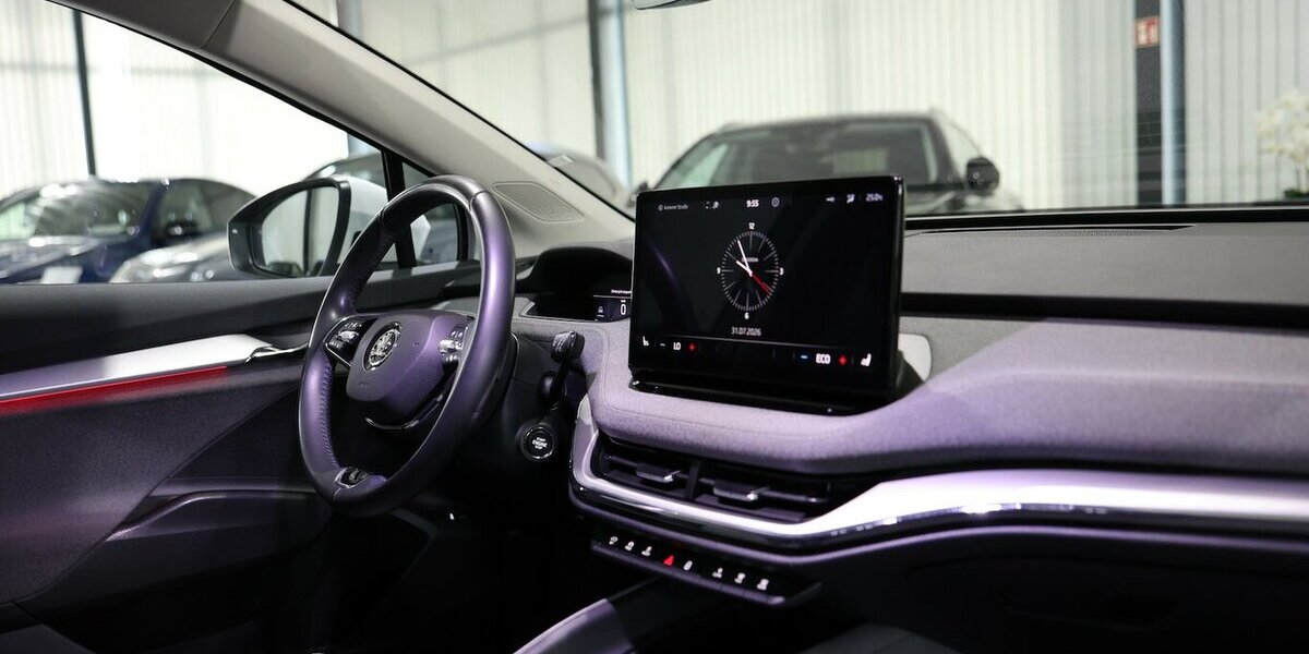 Skoda Enyaq IV 80 LOFT 94,8% / LEDER, AHK, WÄRMEPUMPE 127.000 km 26.991 &euro; Hamm 59077