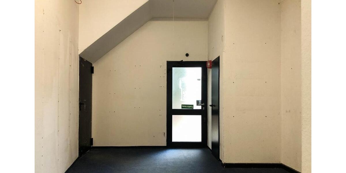 Großzügige Laden- oder Bürofläche in zentraler Lage zimmer