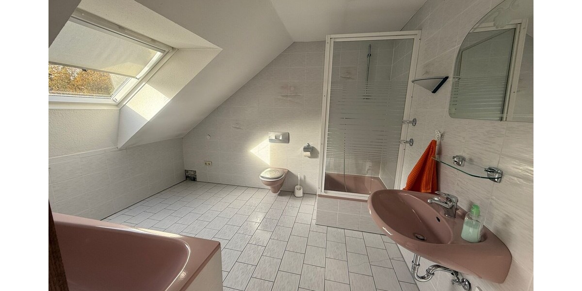 Freistehendes Zweifamilienhaus mit großem Garten in ruhiger Lage von Lünen 8 zimmer