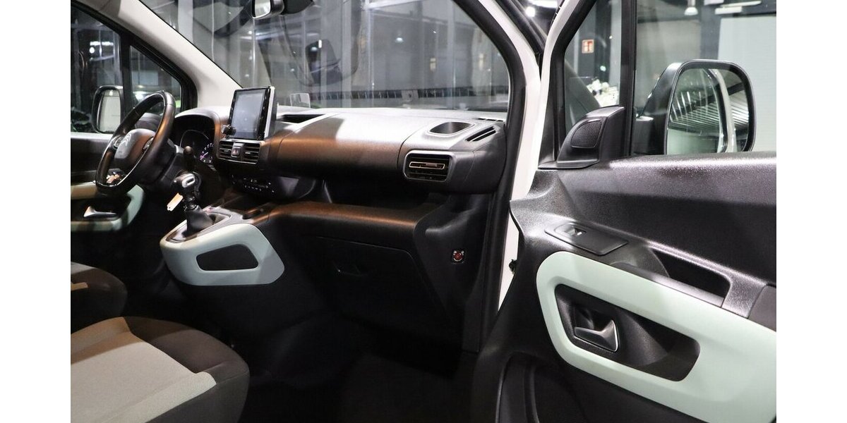 Citroen Berlingo 130 BLUE-HDI SHINE-XL 5-SITZER, 1.HAND 148.000 km 14.991 &euro; Hamm 59077