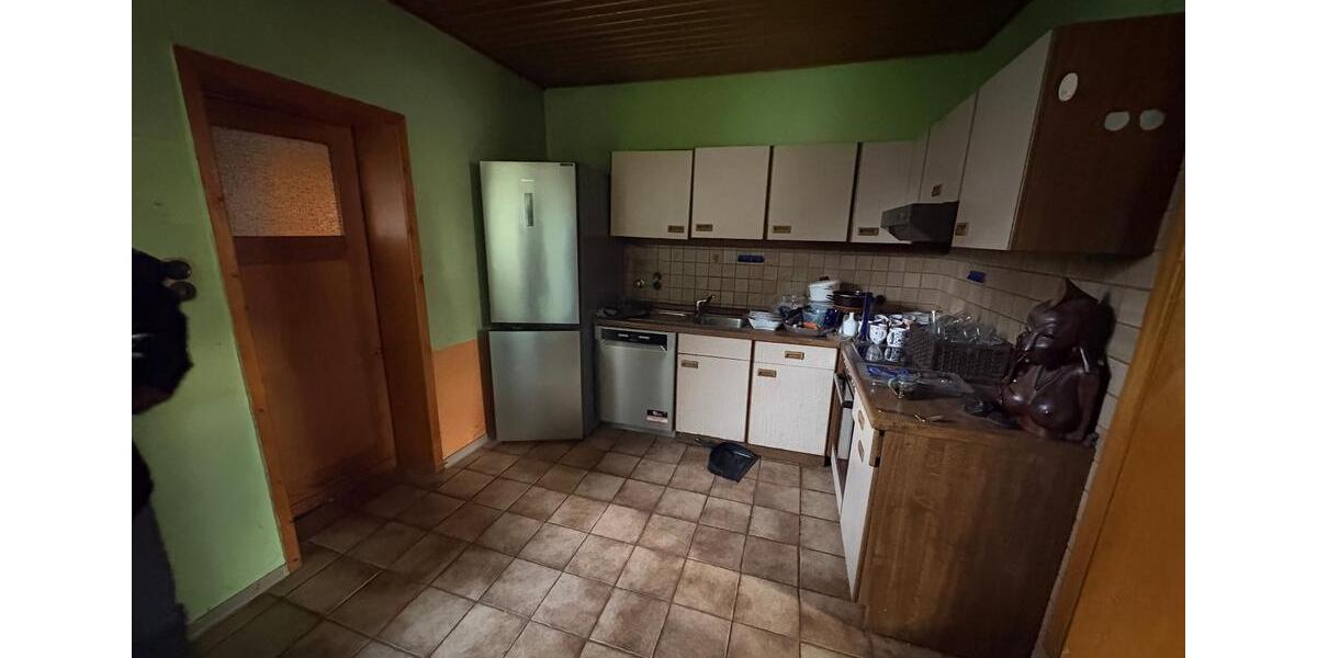 Reihenmittelhaus sanierungsbedürftig gut f. HandwerkerInvestoren 3.5 zimmer