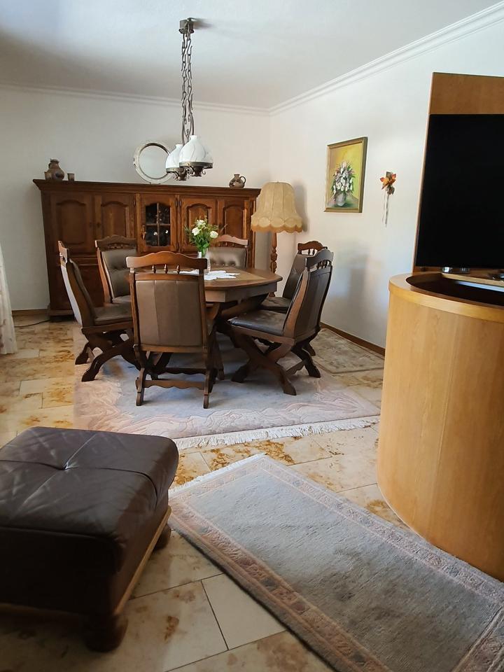 Doppelhaushälfte mit EinliegerWohnung, Teichgarten & Wintergarten