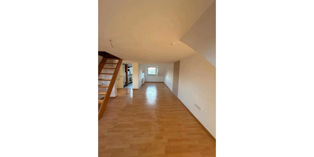 Gepflegte und moderne Mietwohnung im 3-FH in zentraler Lage 2.5 zimmer