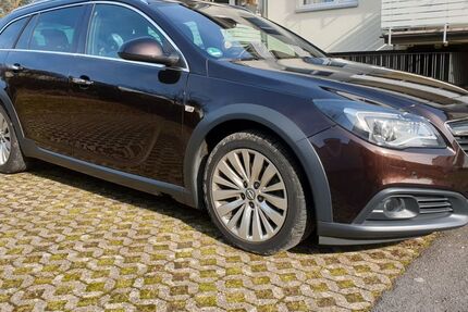 Opel Insignia 164.000 km 8.600 &euro; Welver 59514