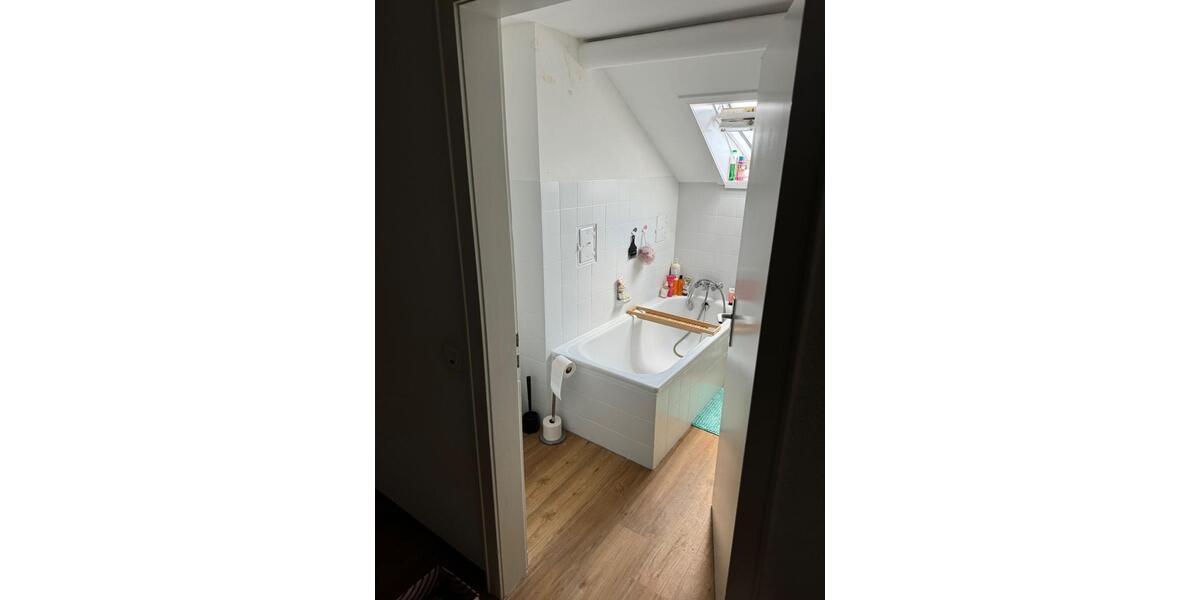 Dachgeschoßwohnung Beckum - 1 Zimmer, 37 m&sup2;, 329&euro; | Angebot:26381622