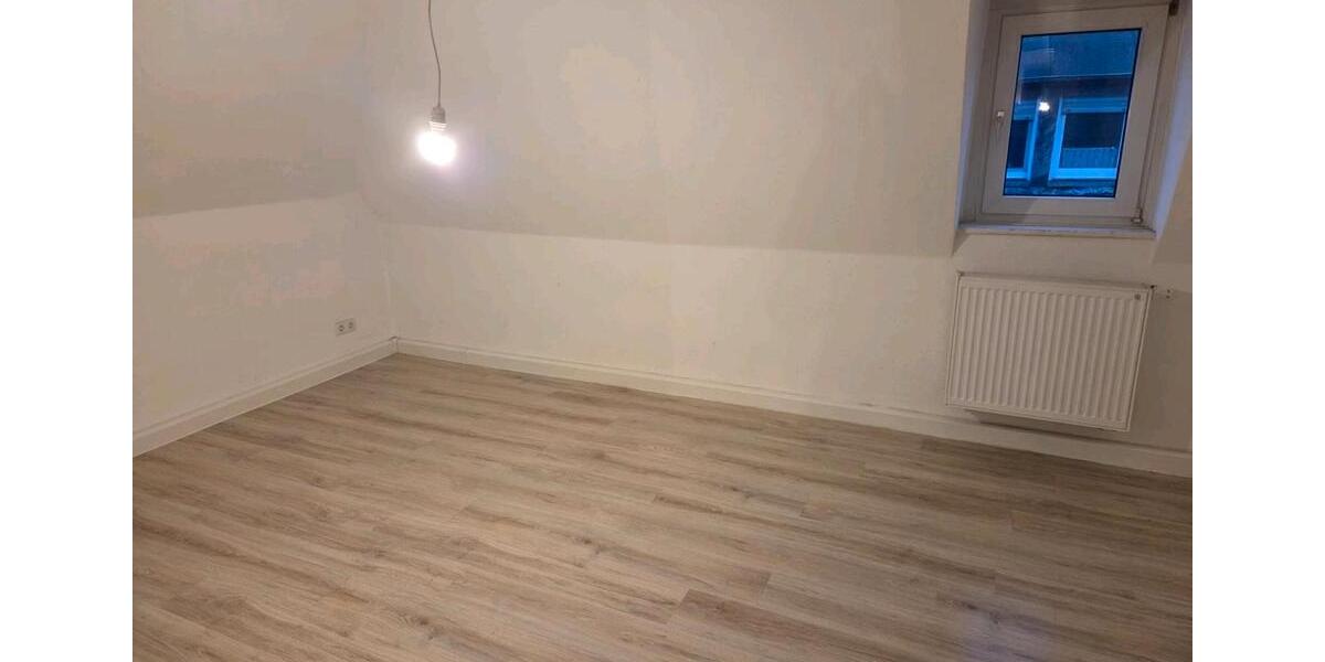 35 Zimmer 60qm Dachgeschoss Wohnung 3 zimmer