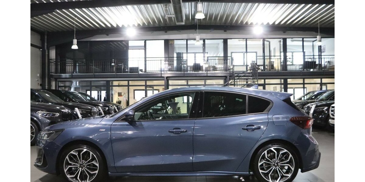 Ford Focus EB HYBRID ST-LINE SPORT VIGNALE MATRIX-LED 34.000 km 22.222 &euro; Hamm 59077