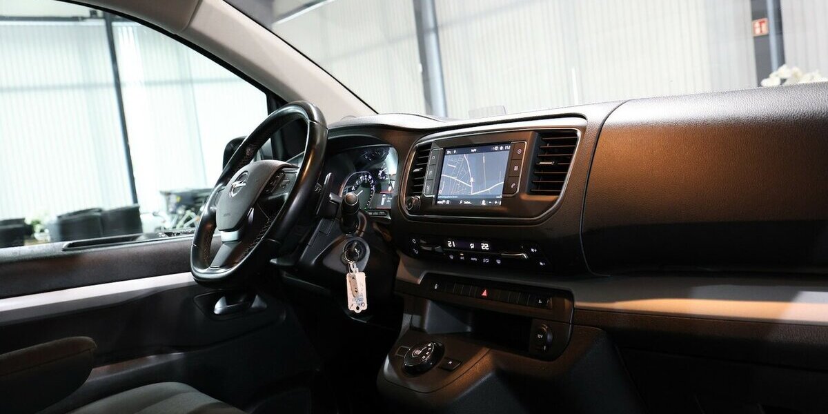 Opel Zafira Life 2.0 CDTI EDITION-M INNOVATION 8-SITZ 150.000 km 25.555 &euro; Hamm 59077