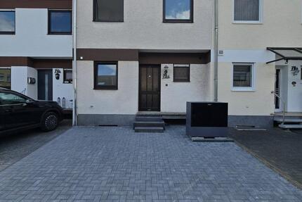 Erstbezug nach Sanierung: Energieeffizientes Haus (100 m2 +30 m2)