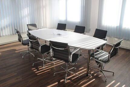 Einfache und sehr günstige Büro-Paxisflächen