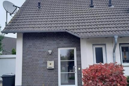 Neuwertige Doppelhaushälfte