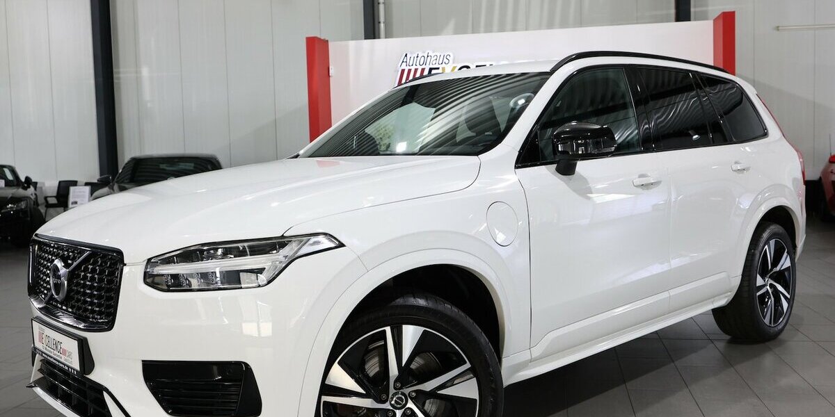 Volvo XC90 RECHARGE P-HEV AWD R-DESIGN SPORT 7-SITZER 137.000 km 36.991 &euro; Hamm 59077