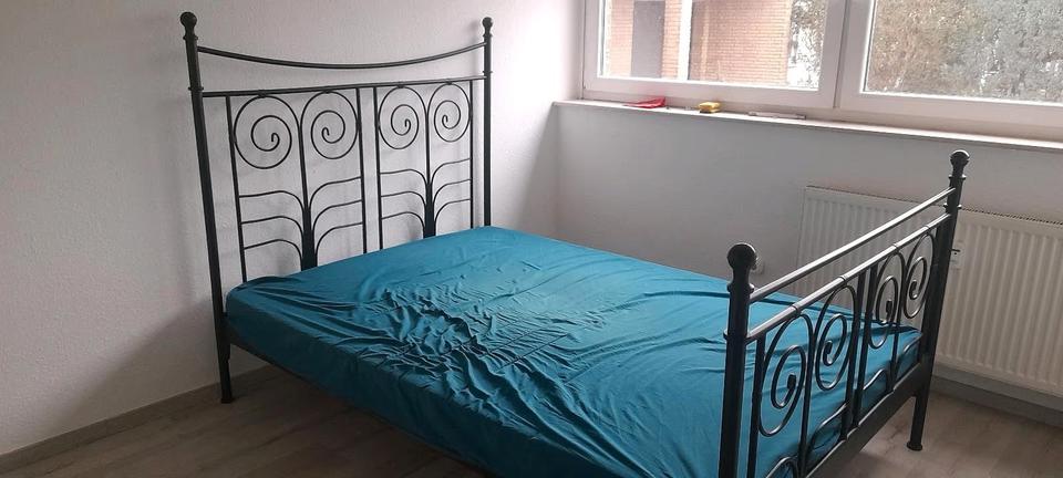 1 Zimmer in einer Frauen WG ab Februar wahlweise März frei 1 zimmer