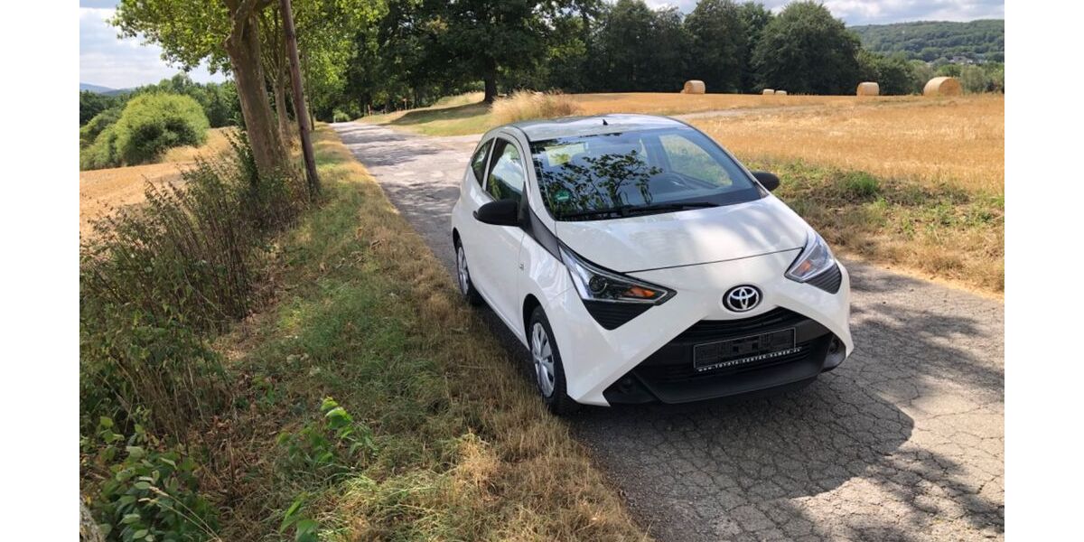 Toyota Aygo (X) 94.000 km 5.500 &euro; Holzwickede 59439