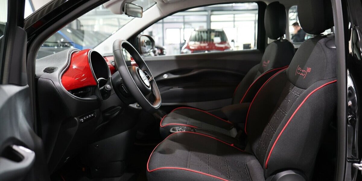 Fiat 500e RED BLACK / 98,8% / VIRTUAL / APPLE+KAMERA 7.000 km 19.700 &euro; Hamm 59077