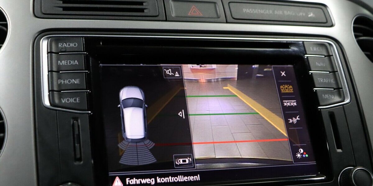 VW Tiguan 2.0 TDI LOUNGE SPORT & STYLE NAVI+KAMERA 149.000 km 13.777 &euro; Hamm 59077