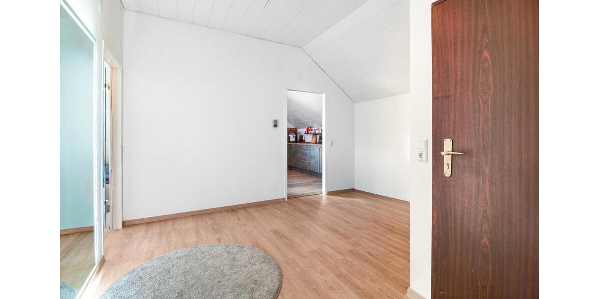 Dachgeschoßwohnung Lünen Alstedde - 2 Zimmer, 83 m&sup2;, 700&euro; | Angebot:26331598